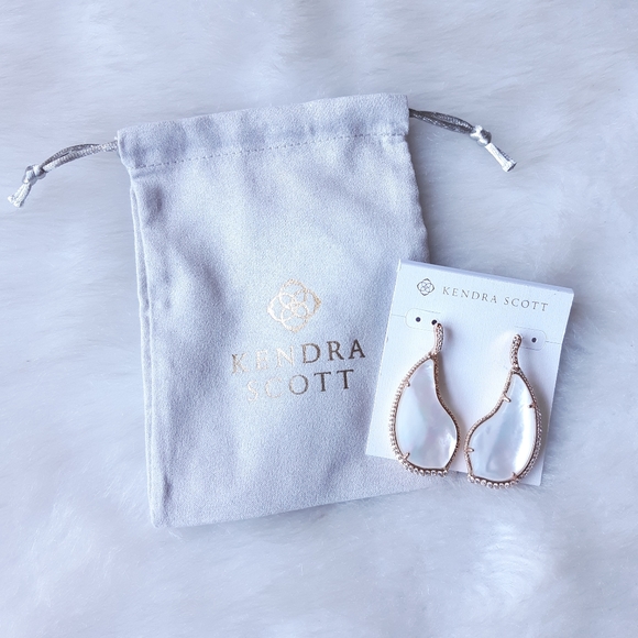 Kendra Scott Tulip Rose Gold Drop Earrings Ivory Pearl - Picture 1 of 7